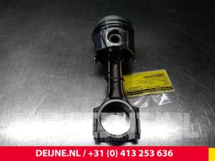 Gebruikte Zuiger Opel Vivaro 1.9 DI Prijs € 60,50 Inclusief btw aangeboden door van Deijne Onderdelen Uden B.V.