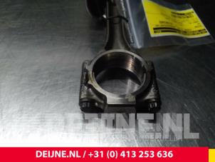 Volkswagen Caddy Kolben O61717 foto 2