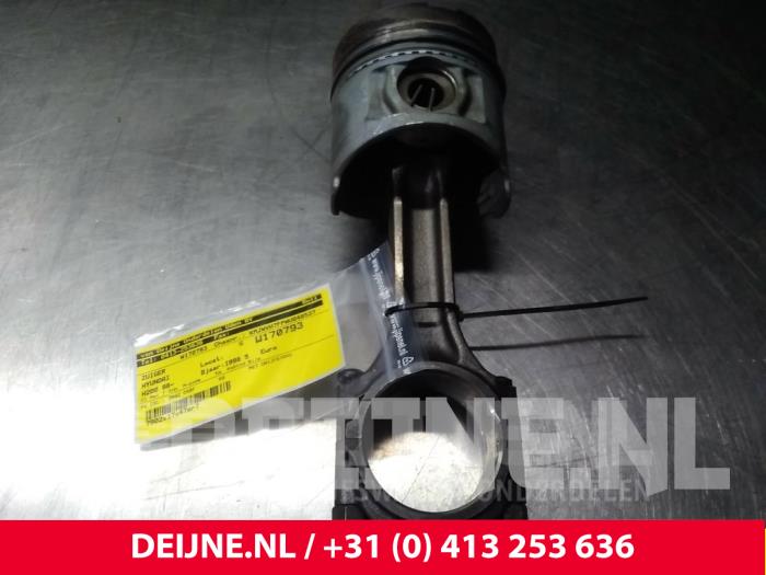 Gebruikte Zuiger Hyundai H-1/Starex Travel 2.5 TD Prijs € 60,50 Inclusief btw aangeboden door van Deijne Onderdelen Uden B.V.