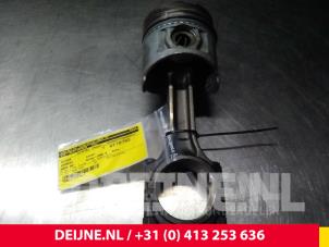 Gebruikte Zuiger Hyundai H-1/Starex Travel 2.5 TD Prijs € 60,50 Inclusief btw aangeboden door van Deijne Onderdelen Uden B.V.