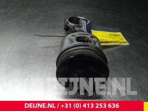 Hyundai H200 Zuiger O61773 foto 3