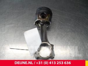 Renault Trafic Zuiger O61816 foto 2