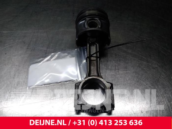 Gebruikte Zuiger Renault Kangoo Express (FW) 1.5 dCi 90 FAP Prijs € 121,00 Inclusief btw aangeboden door van Deijne Onderdelen Uden B.V.