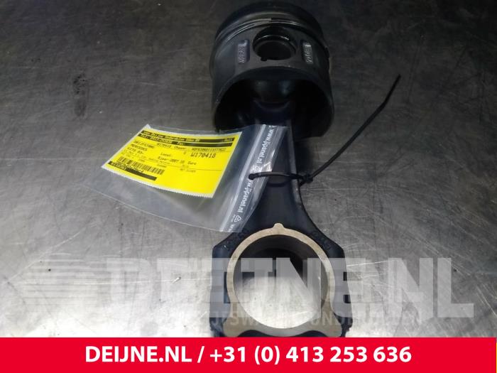 Gebruikte Drijfstang Mercedes Vito (639.6) 2.2 109 CDI 16V Prijs € 60,50 Inclusief btw aangeboden door van Deijne Onderdelen Uden B.V.