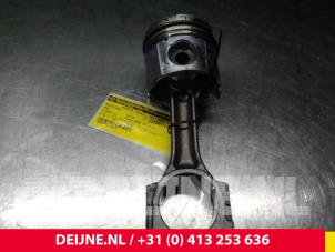 Gebruikte Drijfstang Opel Vivaro 1.9 DI Prijs € 48,40 Inclusief btw aangeboden door van Deijne Onderdelen Uden B.V.
