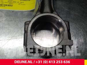 Opel Vivaro Pleuelstange O61992 foto 3