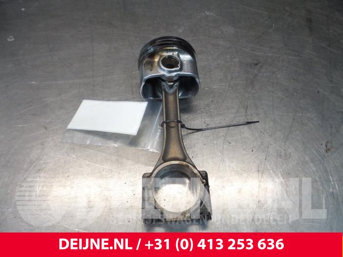 Gebruikte Drijfstang Volkswagen Caddy III (2KA,2KH,2CA,2CH) 2.0 SDI Prijs € 90,75 Inclusief btw aangeboden door van Deijne Onderdelen Uden B.V.