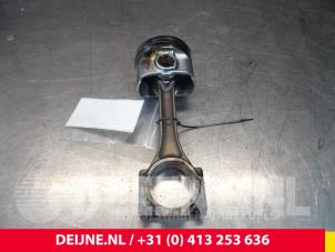 Gebruikte Drijfstang Volkswagen Caddy III (2KA,2KH,2CA,2CH) 2.0 SDI Prijs € 90,75 Inclusief btw aangeboden door van Deijne Onderdelen Uden B.V.