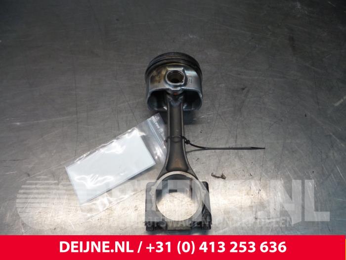 Gebruikte Drijfstang Volkswagen Caddy III (2KA,2KH,2CA,2CH) 2.0 SDI Prijs € 90,75 Inclusief btw aangeboden door van Deijne Onderdelen Uden B.V.
