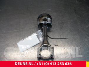 Gebruikte Drijfstang Volkswagen Caddy III (2KA,2KH,2CA,2CH) 2.0 SDI Prijs € 90,75 Inclusief btw aangeboden door van Deijne Onderdelen Uden B.V.