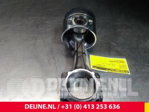 Gebruikte Drijfstang Mitsubishi Canter 3.0 Di-D 16V Prijs € 151,25 Inclusief btw aangeboden door van Deijne Onderdelen Uden B.V.