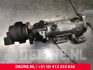 Opel Vivaro EGR koeler O62267 foto 2