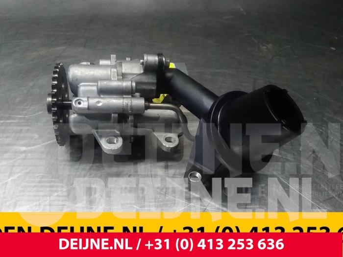 Gebruikte Oliepomp Ford Transit Custom 2.2 TDCi 16V Prijs € 84,70 Inclusief btw aangeboden door van Deijne Onderdelen Uden B.V.