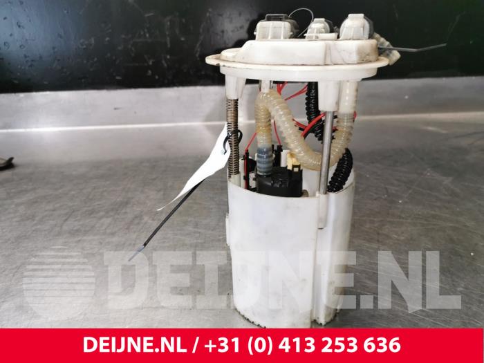 Opel Vivaro Electric fuel pump O63129