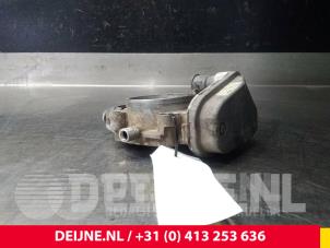 Gebruikte Gasklephuis Mercedes S (W220) 3.2 S-320 18V Prijs € 35,00 Margeregeling aangeboden door van Deijne Onderdelen Uden B.V.