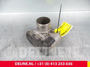 Opel Vivaro Gasklephuis O64183 foto 2