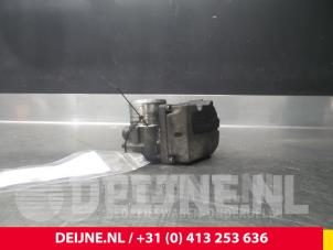 Opel Movano Gasklephuis O64195 foto 2