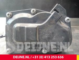 Opel Corsa Gasklephuis O64201 foto 3