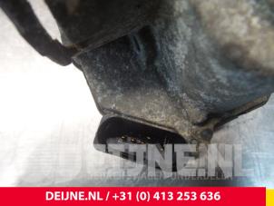 Volkswagen Touran Drosselklappengehäuse O64243 foto 3