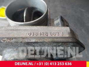 Volkswagen Caddy Gasklephuis O64302 foto 3