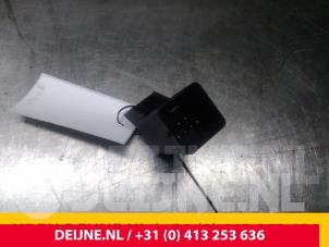 Mercedes Vito Glow plug relay O64749 photo 2