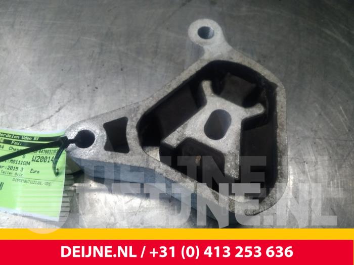 Mercedes Vito Motorsteun O66334