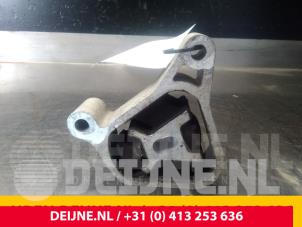 Mercedes Vito Engine mount O66334 photo 2