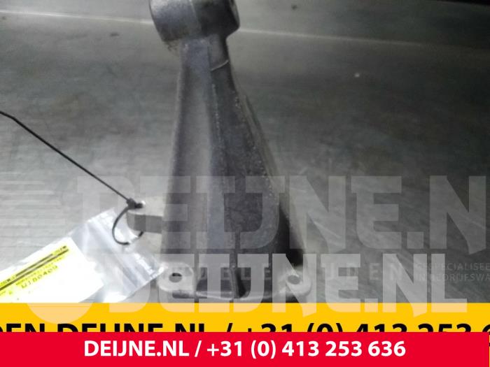 Gebruikte Motorsteun Mercedes Sprinter 3,5t (906.63) 315 CDI 16V Prijs € 12,10 Inclusief btw aangeboden door van Deijne Onderdelen Uden B.V.