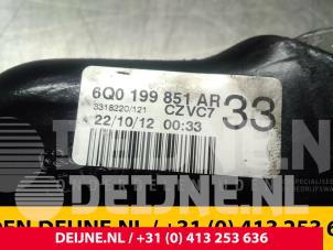 Volkswagen Polo Engine mount O66353 photo 2