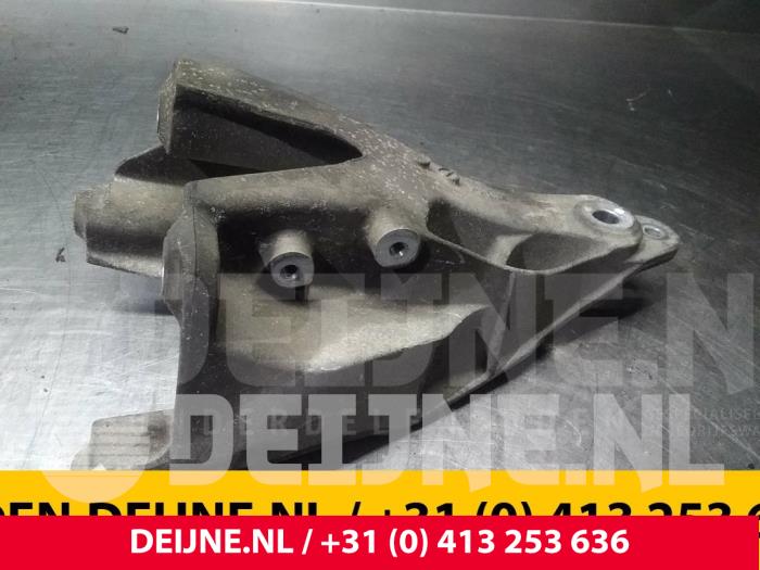 Volkswagen Transporter Motorlager O66357