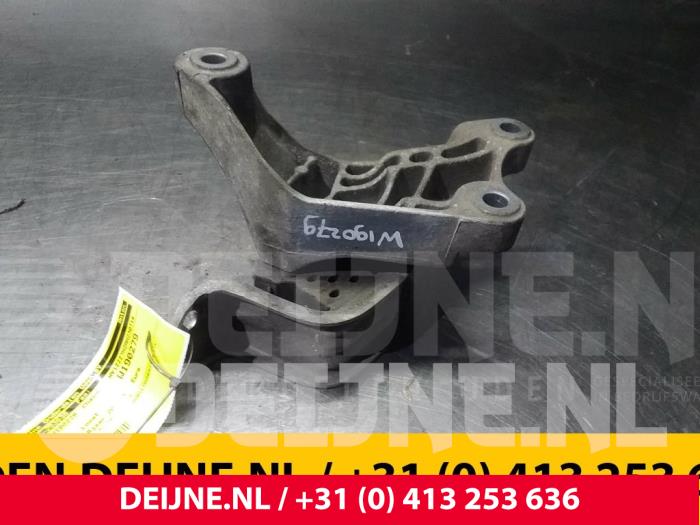 Volkswagen Transporter Motorlager O66359
