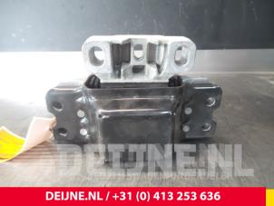 Volkswagen Caddy Engine mount O66366 photo 2
