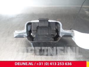 Volkswagen Caddy Engine mount O66366 photo 3