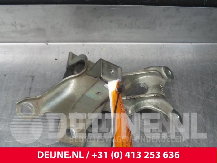 Gebruikte Motorsteun Fiat Doblo Cargo (223) 1.9 JTD Multijet Prijs € 48,40 Inclusief btw aangeboden door van Deijne Onderdelen Uden B.V.