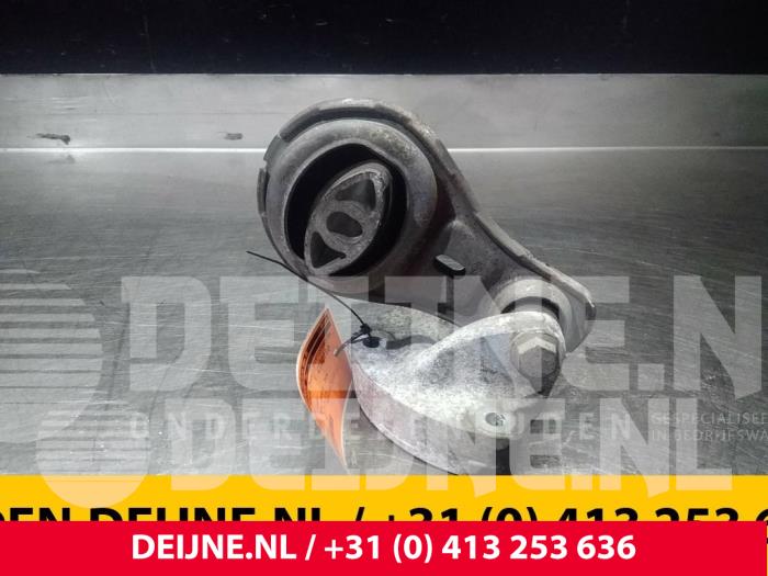 Gebruikte Motorrubber Renault Master III (MA/MB/MC/MD/MH/MF/MG/MH) 2.3 dCi 16V Prijs € 30,25 Inclusief btw aangeboden door van Deijne Onderdelen Uden B.V.