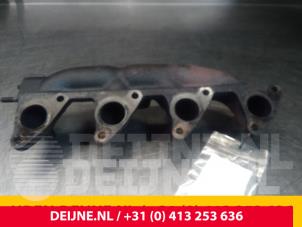 Hyundai H200 Abgaskrümmer O67150 foto 2