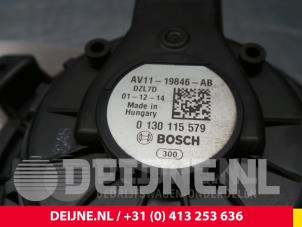 Ford Transit Courier Kachel Ventilatiemotor O67195 foto 2