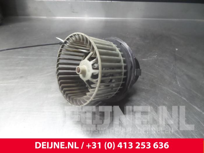 Ford Transit Heizung Belüftungsmotor O67200