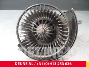 Opel Astra Kachel Ventilatiemotor O67256 foto 2