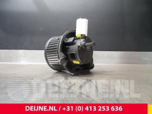 Volkswagen LT Heating and ventilation fan motor O67275 photo 2