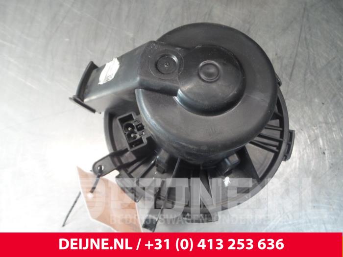 Volkswagen Crafter Kachel Ventilatiemotor O67315