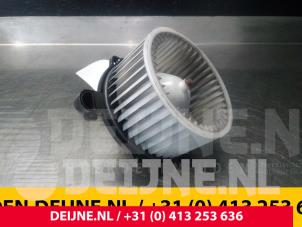 Gebruikte Kachel Ventilatiemotor Hyundai H-300 2.5 CRDi Prijs € 36,30 Inclusief btw aangeboden door van Deijne Onderdelen Uden B.V.