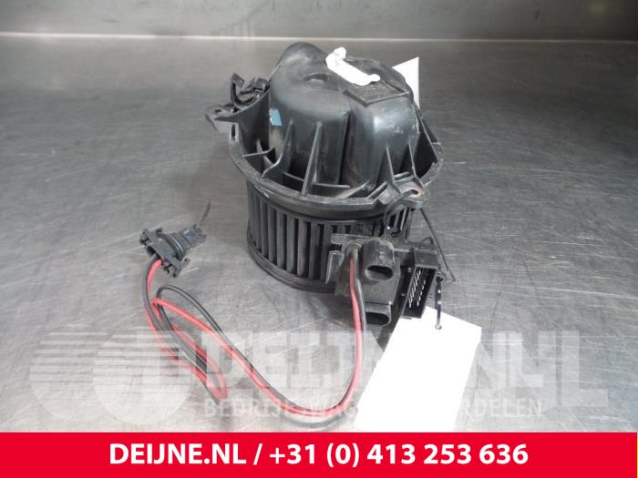 Opel Vivaro Kachel Weerstand O67522