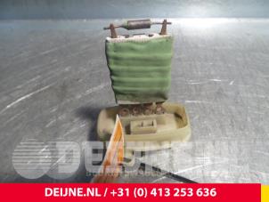 Gebruikte Kachel Weerstand Opel Movano Combi 2.8 DTI Prijs € 24,20 Inclusief btw aangeboden door van Deijne Onderdelen Uden B.V.