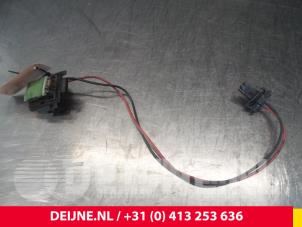 Nissan Primastar Heater resistor O67590 photo 2