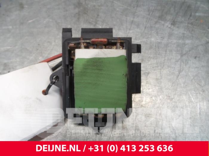 Nissan Primastar Heizung Widerstand O67591