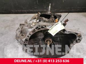 Opel Vivaro Getriebe O68464 foto 2