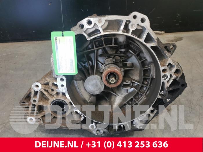 Opel Combo Versnellingsbak O68538