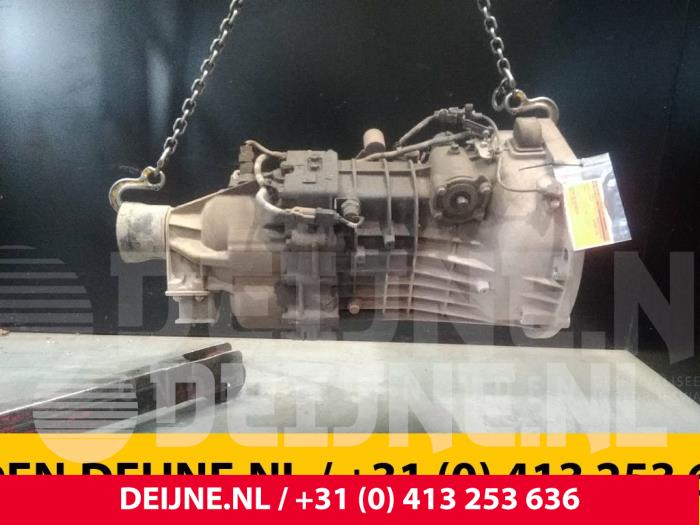 Gebruikte Versnellingsbak Hyundai H-300 2.5 CRDi Prijs € 242,00 Inclusief btw aangeboden door van Deijne Onderdelen Uden B.V.