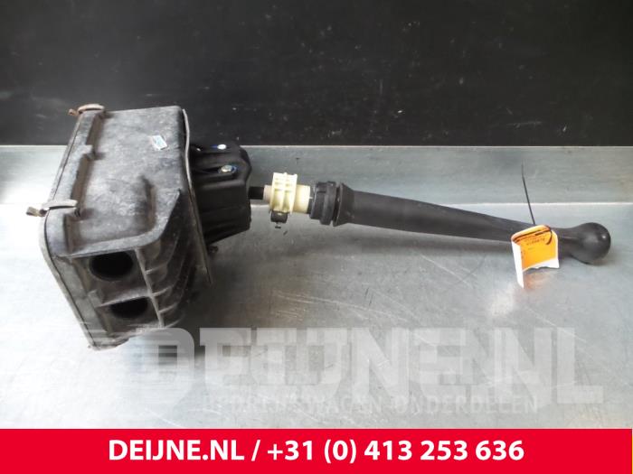 Gebruikte Versnellingspook Ford Transit 2.0 TDdi 16V Prijs € 48,40 Inclusief btw aangeboden door van Deijne Onderdelen Uden B.V.